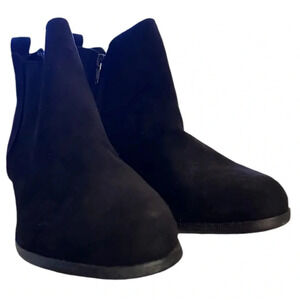 Women’s Faux Suede Black Booties Side Zip 9.5W